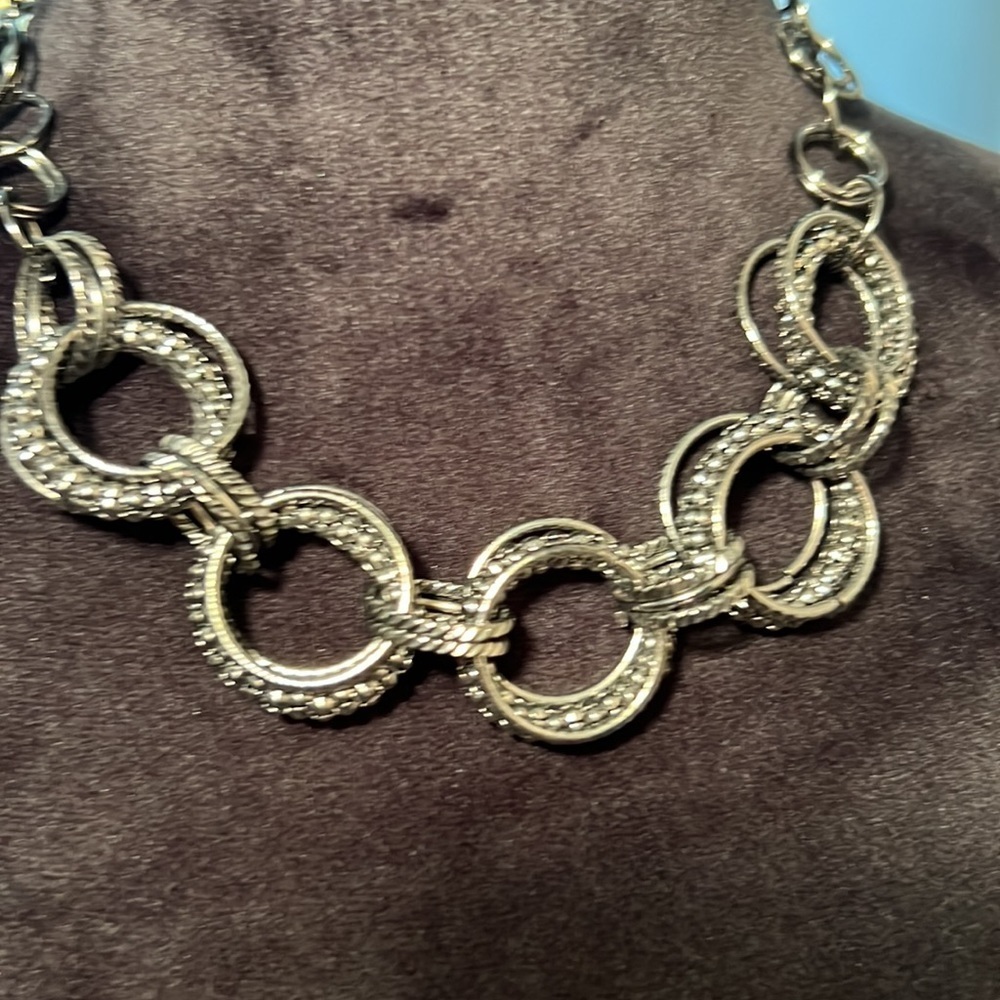 Black metal hoop linked necklace womens jewelry​​ - Picture 6 of 8